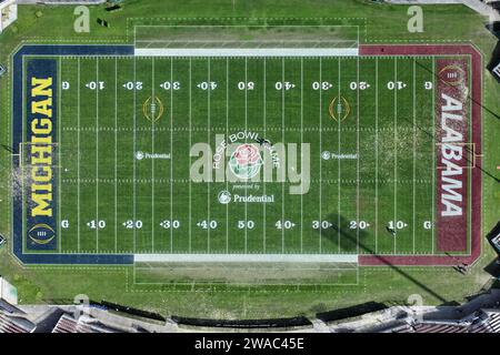 A general overall aerial view of Rose Bowl Stadium with Football field with Alabama Crimson Tide and Michigan Wolverines and College Football Playoff (CFP) logos, Tuesday, Jan. 1, 2024, in Pasadena, Calif. Stock Photo