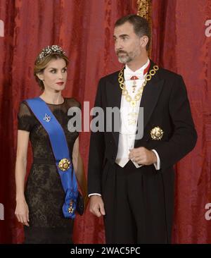 Madrid, United States Of America. 31st Oct, 2014. MADRID, SPAIN - OCTOBER 29: King Felipe VI of Spain and Queen Letizia of Spain receive Chilean President Michelle Bachelet for a Gala dinner at the Royal Palace on October 29, 2014 in Madrid, Spain People: King Felipe VI of Spain, Queen Letizia of Spain Credit: Storms Media Group/Alamy Live News Stock Photo