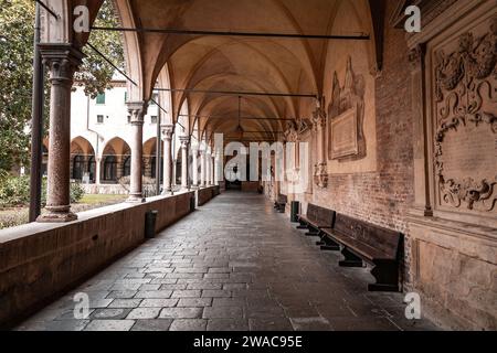 Padua, Italy - April 4, 2022: Entrance and front facade of the School of Economics and Political Science of Padua University on Via del Santo, Padua, Stock Photo