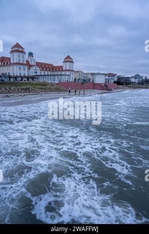 Binz, Germany. 04th Jan, 2024. Waves hit the Baltic Sea beach. The ...