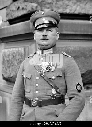 Original portrait of Adolf Hitler Stock Photo - Alamy