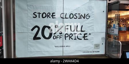 Maidstone UK 5th January 2024 Maidstone House of Fraser British department store closure with 20% off closing to refurb store which will be back in October 2024 Stock Photo