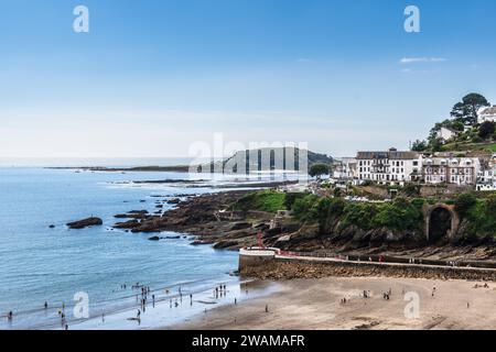 Looe, Cornwall, UK - August 15, 2023: Bay and beach of the picturesque coastal town of Looe in Cornwall, England, UK Stock Photo