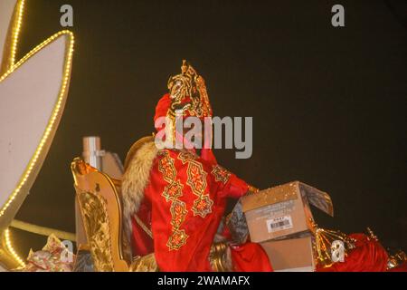 Aviles, Spain, January 05th, 2024: King Baltasar during the Parade of HM The Three Wise Men of Aviles, on January 05, 2024, in Aviles, Spain. Credit: Alberto Brevers / Alamy Live News. Stock Photo