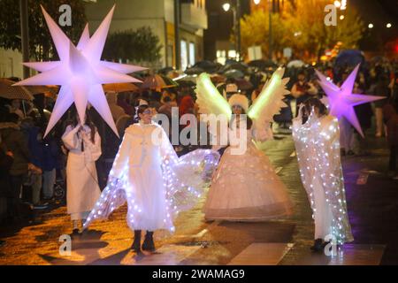 Aviles, Spain, January 05th, 2024: Several girls dressed as stars during the Parade of HM Los Reyes Magos de Aviles, on January 05, 2024, in Aviles, Spain. Credit: Alberto Brevers / Alamy Live News. Stock Photo