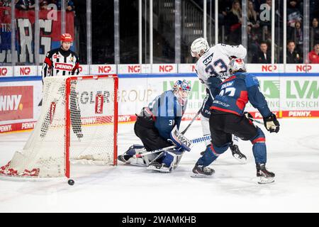 Haennikaeinen, Markus (adler Mannheim, #33) Verzweifelt An Hudacek 