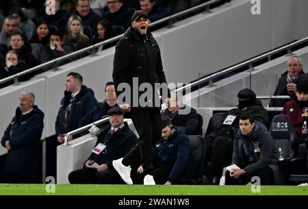 London, UK. 5th Jan, 2024. Vincent Kompany (Burnley manager) shouts during the Tottenham V Burnley FC Emirates FA Cup 3rd round match at the Tottenham Hotspur Stadium. This Image is for EDITORIAL USE ONLY. Licence required from the the Football DataCo for any other use. Credit: MARTIN DALTON/Alamy Live News Stock Photo