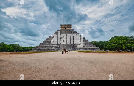 Chichen Itza is composed of over 20 structures, but undoubtedly the most popular (and visited!) is El Castillo. It’s also known as Kukulkan Pyramid, w Stock Photo