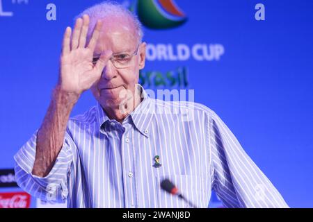 Costa Do Sauipe, Brazil. 05th Dec, 2013. ***ATTENTION EDITOR - FILE PHOTO FROM 12/05/2013 - ZAGALLO DEATH - The legend Mário Jorge Lobo Zagallo, the only four-time world football champion, died in Rio de Janeiro, aged 92, this Friday, 5th January 2023 in the file photo from December 5, 2013, former player Mário Jorge Lobo Zagallo during the 2014 World Cup ambassadors' press conference one day before the official draw for the 2014 World Cup in Costa do Sauipe, northern coast of Bahia . Credit: Brazil Photo Press/Alamy Live News Stock Photo