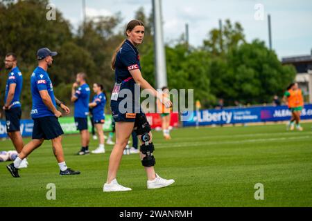 Bundoora, Australia. 6 January, 2024. Miranda Templeman walks the pitch whilst out with a knee injury for the Isuzu UTE A-League match between Melbourne Victory FC and Western United FC at the Home of the Matildas in Bundoora, Australia. Credit: James Forrester/Alamy Live News Stock Photo
