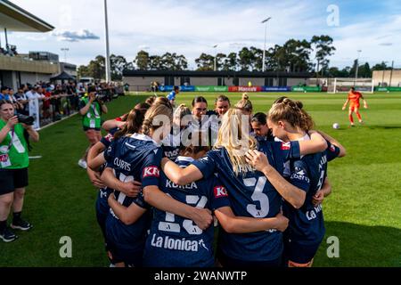 Bundoora, Australia. 6 January, 2024. Melbourne Victory FC team huddle prior to the start of the Isuzu UTE A-League match between Melbourne Victory FC and Western United FC at the Home of the Matildas in Bundoora, Australia. Credit: James Forrester/Alamy Live News Stock Photo