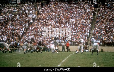 DALLAS, TX - SEPTEMBER 21: General view as the Texas A&M Aggies block the kick during an NCAA game against the Maryland Terrapins on September 21, 1957 at the Cotton Bowl in Dallas, Texas.  The Aggies defetead the Terrapins 21-13.  (Photo by Hy Peskin) Stock Photo