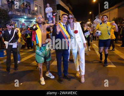 CUENCA-MASCARADAS 2024-INOCENTES Cuenca,Ecuador 6 de enero de 2023 A las 18h00 en punto se inicio las Mascaradas 2024 por la avenida Huayna Capac con un total de 32 instituciones, familias y personajes participaron en el tradicional desfile del 6 de enero de los Inocentes Â que desde hace casi 50 anos organiza Amistad Club y la Union de Periodistas del Azuay. Comparasa de la Suprema Estacion con el tema Ladron Cogido,Ladron Fudano foto Boris Romoleroux/API. ACE-CUENCA-MASCARADAS2024-INOCENTES-c038c6d83a4477f17fa979b42dfb5d73 *** CUENCA MASCARADAS 2024 INOCENTES Cuenca,Ecuador January 6, 2023 A Stock Photo