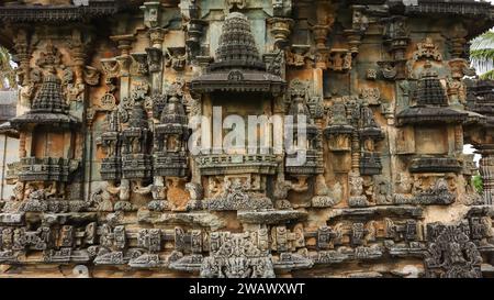 Beautifully Carved Shikhara of Shree Kalleshwara Temple, it Dedicated to Lord Shiva, Built by Chalukya Dynasty, Hre Hadagali, Vijayanagara, Karnataka,. Stock Photo
