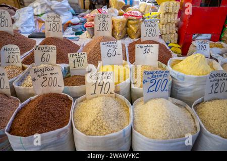 Spices, market stall at the Osh Bazaar, Bishkek, Kyrgyzstan Stock Photo