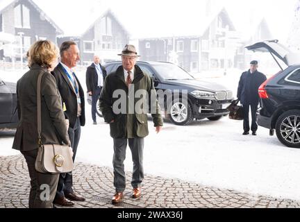 King Carl Gustaf arrives to the Society and Defense National Conference (Folk och Forsvar) which begins in Salen, Sweden on Sunday 7 January 2024.Phot Stock Photo