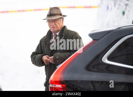 King Carl Gustaf arrives to the Society and Defense National Conference (Folk och Forsvar) which begins in Salen, Sweden on Sunday 7 January 2024.Phot Stock Photo