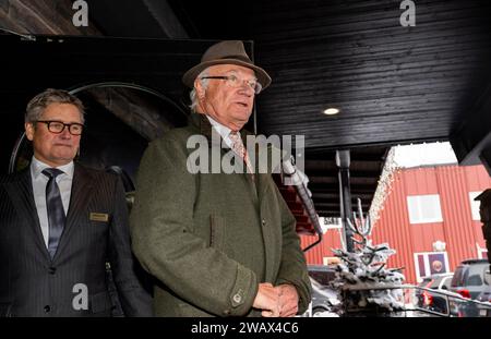 King Carl Gustaf arrives to the Society and Defense National Conference (Folk och Forsvar) which begins in Salen, Sweden on Sunday 7 January 2024.Phot Stock Photo