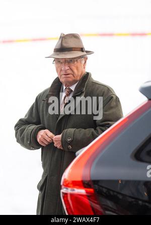 King Carl Gustaf arrives to the Society and Defense National Conference (Folk och Forsvar) which begins in Salen, Sweden on Sunday 7 January 2024.Phot Stock Photo