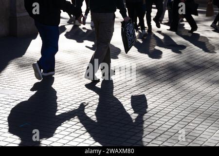 Barcelona, Barcelona, Spain. 7th Jan, 2024. People take advantage of the weekend to shop in the city center during the first day of winter sales in Barcelona. The busiest areas are the Portal del Angel, Paseo de Gracia and Plaza CataluÃ±a. (Credit Image: © Marc Asensio Clupes/ZUMA Press Wire) EDITORIAL USAGE ONLY! Not for Commercial USAGE! Stock Photo