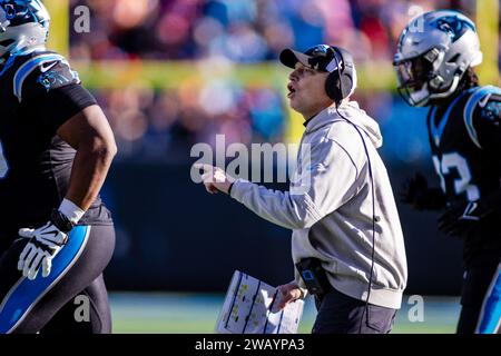 Charlotte, NC, USA. 7th Jan, 2024. Carolina Panthers Interim Head Coach Chris Tabor calls the play against the Tampa Bay Buccaneers in the NFL matchup in Charlotte, NC. (Scott Kinser/Cal Sport Media). Credit: csm/Alamy Live News Stock Photo