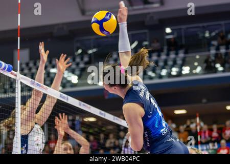 Milan, Italy. 07th Jan, 2024. Spike of Helena Cazaute (Allianz VV Milano) during Allianz VV Milano vs Itas Trentino, Volleyball Italian Serie A1 Women match in Milan, Italy, January 07 2024 Credit: Independent Photo Agency/Alamy Live News Stock Photo