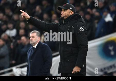 Vincent Kompany, the  Burnley Manager reacts on the touchline.  Emirates FA Cup, 3rd round, Tottenham Hotspur v Burnley at the Tottenham Hotspur Stadi Stock Photo