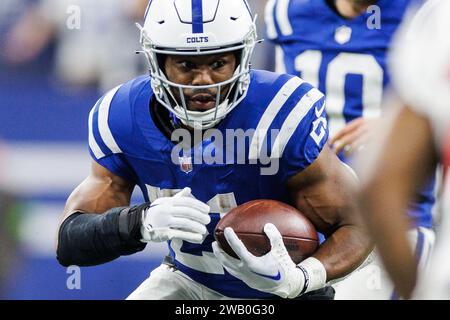 Indianapolis Colts' Zack Moss runs a drill during an NFL football ...