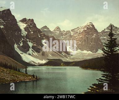 Vintage color chromolithograph of Moraine Lake in Alberta, Canada ca. 1903 Stock Photo