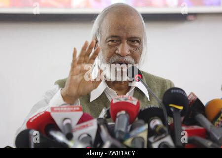 Dhaka, Indonesia. 08th Jan, 2024. Bangladesh Nationalist Party (BNP) leader Abdul Moyeen Khan addresses a news conference at the party office in Dhaka, Indonesia on January 8, 2024. Photo by Habibur Rahman/ABACAPRESS.COM Credit: Abaca Press/Alamy Live News Stock Photo