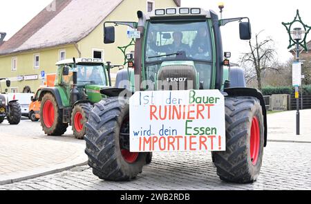 Spreadshirt Aufkleber – „Ist Der Bauer Ruiniert, Wird Das Essen Importiert“ – 10x10 Cm, Weiß Glänzend – Vinyl, Wasserfest