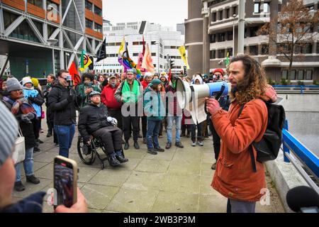 The Hague,The Netherlands,8th of january,2024. Extinction rebellion marched to the senate of the Dutch parliament to protest against subsidies on fossil fuels. Credit:Pmvfoto/Alamy Live News Stock Photo