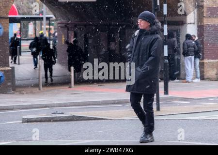 Waterloo, London, UK. 8th Jan 2024. UK Weather: cold and snow flurries in London. Credit: Matthew Chattle/Alamy Live News Stock Photo