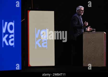 Brussels, Belgium. 08th Jan, 2024. Voka chairman Rudy Provoost delivers a speech at the new year's reception of VOKA (Vlaams Netwerk van ondernemingen, Flemish netwerk of companies) with the launch of the VOKA federal and Flemish election memorandum, Monday 08 January 2024 in Brussels. BELGA PHOTO DIRK WAEM Credit: Belga News Agency/Alamy Live News Stock Photo