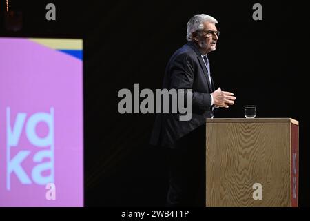 Brussels, Belgium. 08th Jan, 2024. Voka chairman Rudy Provoost delivers a speech at the new year's reception of VOKA (Vlaams Netwerk van ondernemingen, Flemish netwerk of companies) with the launch of the VOKA federal and Flemish election memorandum, Monday 08 January 2024 in Brussels. BELGA PHOTO DIRK WAEM Credit: Belga News Agency/Alamy Live News Stock Photo