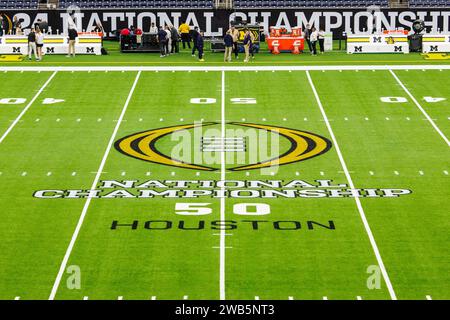 Houston, Texas, USA. 08th Jan, 2024. National Championship logo at midfield prior to College Football Playoff National Championship game action between the Washington Huskies and the Michigan Wolverines at NRG Stadium in Houston, Texas. John Mersits/CSM/Alamy Live News Stock Photo