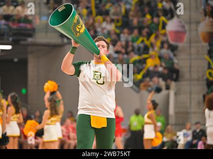 Waco, Texas, USA. 2nd Jan, 2024. Baylor Bears cheerleaders during the 2nd half of the NCAA Basketball game between the Cornell Big Red and Baylor Bears at Foster Pavilion in Waco, Texas. Matthew Lynch/CSM/Alamy Live News Stock Photo