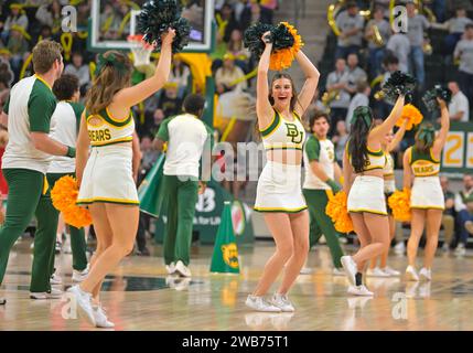 Waco, Texas, USA. 2nd Jan, 2024. Baylor Bears cheerleaders during the 2nd half of the NCAA Basketball game between the Cornell Big Red and Baylor Bears at Foster Pavilion in Waco, Texas. Matthew Lynch/CSM/Alamy Live News Stock Photo