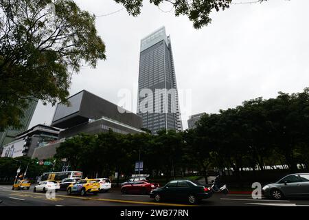 Traffic on Songzhi Road near the Breeze Nan Shan shopping mall in Taipei, Taiwan. Stock Photo