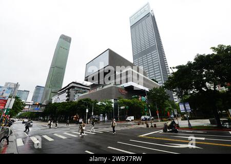 Pedestrians crossing Songzhi Road in Taipei, Taiwan. Stock Photo