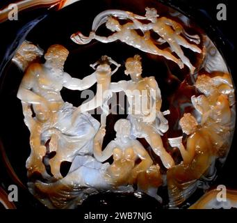 ''The Farnese cup'' - Phiale, libation bowl - Sardonix agate cameo - Alexandrian production - Ptolemaic age (late 2nd-early 1st century BC) Stock Photo