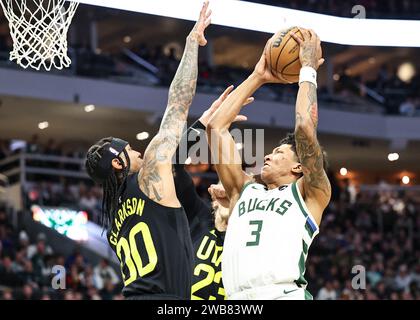 Milwaukee, USA. 9th Jan, 2024. Milwaukee Bucks forward MarJon Beauchamp (R) goes to the basket during the NBA regular season game between Milwaukee Bucks and Utah Jazz in Milwaukee, the United States, Jan. 9, 2024. Credit: Joel Lerner/Xinhua/Alamy Live News Stock Photo