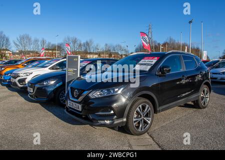 2018 Nissan Qashqai N-Connecta DIG-T 115 Start/Stop Black Car SUV Petrol 1197 cc, 1.3-litre petrol engine; Used cars for sale in Preston, UK Stock Photo