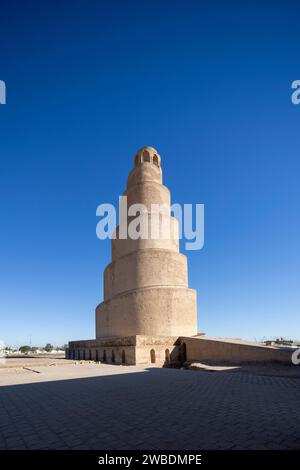 The 9th century Abbasid Great Mosque of Samarra and its helicoidal minaret, Samarra, Iraq Stock Photo