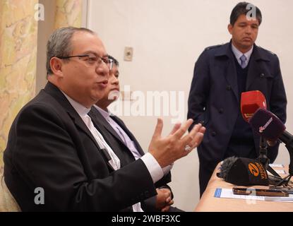 CUENCA-MONSENOR MARCOS PIDE PAZ VIOLENCIA EN EL PAIS Cuenca,Ecuador 10 de enero de 2024 En la manana de hoy en la Arquidicis de Cuenca Moncenor Marcos Perez Caicedo se pronuncio en rueda de prensa sobre los acontecimientos que se estan produciendo en el pais sobre la ola de violencia y manifestaciones de caos y la corrupcion como un hecho historico cronico del Estado Ecuatoriano. foto Boris Romoleroux/API. SOI-CUENCA-MONSEÃORMARCOSPIDEPAZVIOLENCIAENELPAIS-f365a5f41bba2a11ec4fbab0ca3a00f3 *** CUENCA MONSENOR MARCOS CALLS FOR PEACE VIOLENCE IN THE COUNTRY Cuenca,Ecuador January 10, 2024 This mor Stock Photo