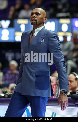 Vanderbilt head coach Jerry Stackhouse reacts during the second half of ...