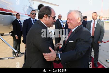 240110 AQABA JORDAN Jan 10 2024 Xinhua King Abdullah II   240110 Aqaba Jordan Jan 10 2024 Xinhua King Abdullah Ii R Front Of Jordan Welcomes Egyptian President Abdel Fattah Al Sisi L Front At The King Hussein International Airport In Aqaba Jordan On Jan 10 2024 Jordan Egypt And Palestine Stressed Wednesday Their Rejection Of Any Israeli Plans To Displace Palestinians In The West Bank And The Gaza Strip Royal Hashemite Courthandout Via Xinhua 2wbg28f 