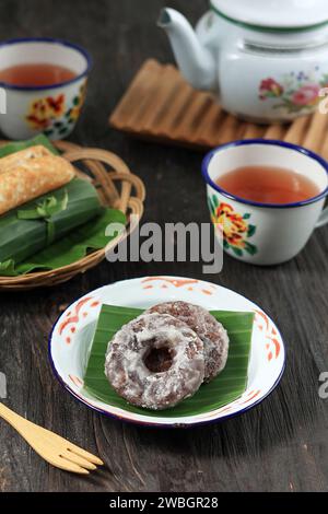 Jalabria or Jalabiya, Donut Ring Shape Snack made from Sticky Rice Flour Coated with Sugar Powder. Traditional Indonesian Snack, Similar as Kue Gemblo Stock Photo