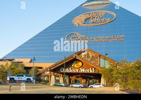 Bass Pro Shops at the Pyramid along the Mississippi River in Memphis, Tennessee. (USA) Stock Photo