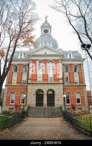 The old Warren County Courthouse in Warren, PA, USA Stock Photo